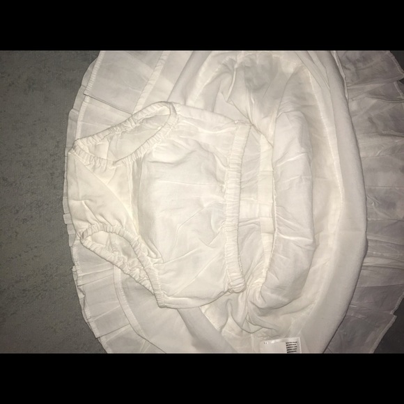 ⭐️NWOT⭐️ Baby Gap White Dress and Silver Shoes - Picture 3 of 6